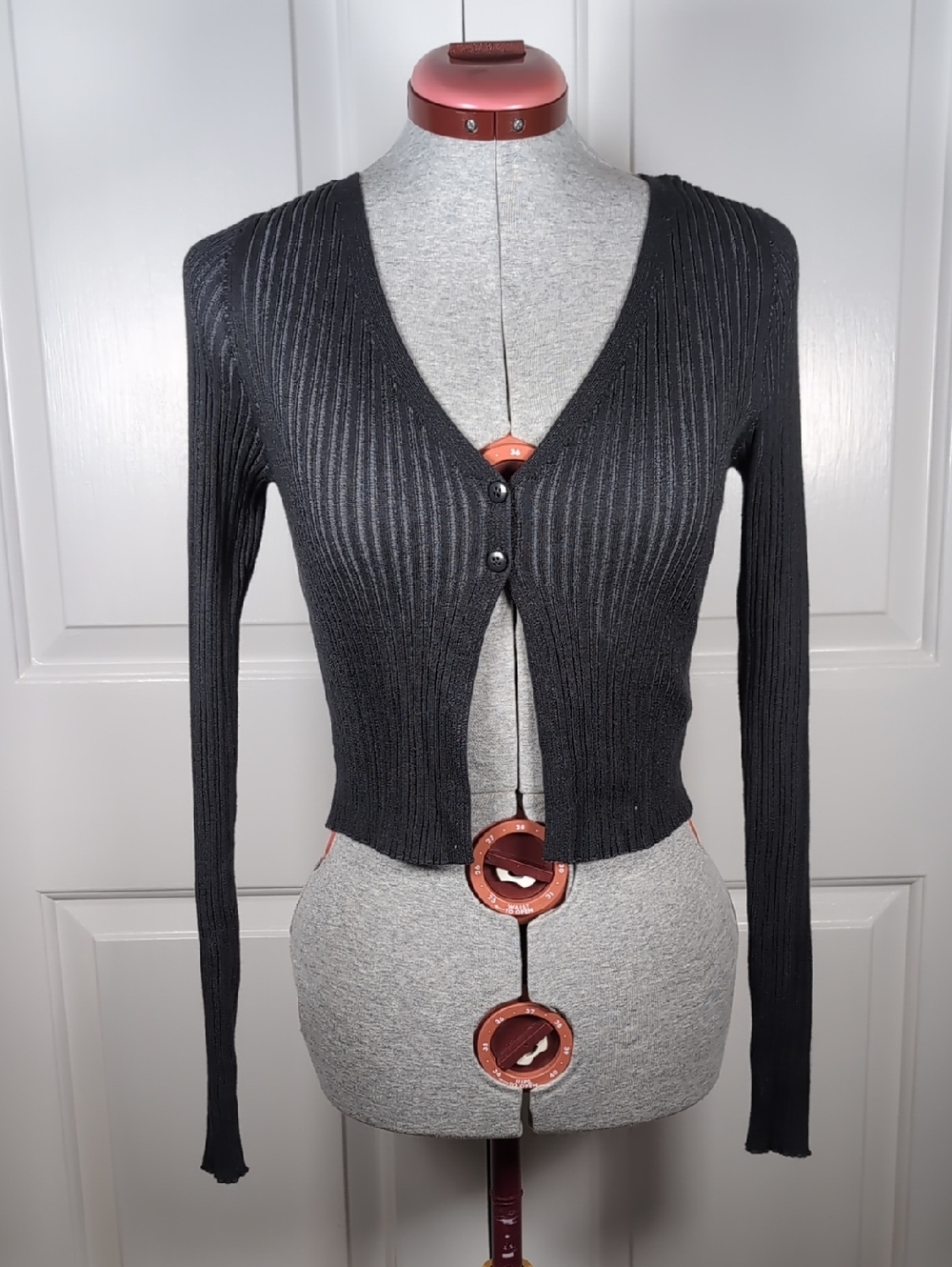 Arizona Jean Co Grey Cropped Ribbed Knit V Neck Long Sleeve Cardigan Top